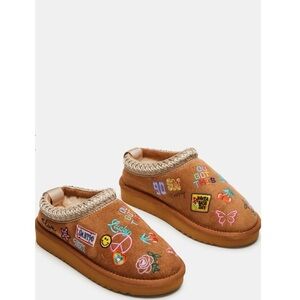Steve Madden Kids Cognac Embroidered Patch Slip-On’s. Size 11. Worn once.